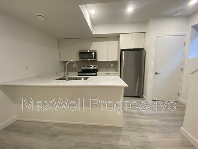 Photo - 10455-10143 Street Unit BSMT
