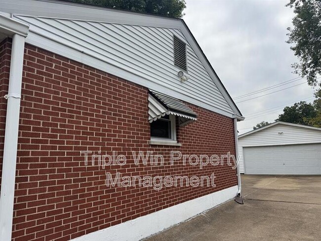 Photo - 90 W St Anthony Ln