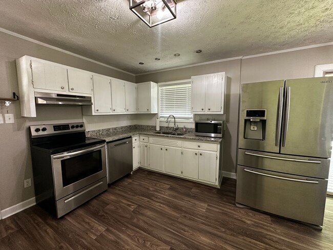 Photo - 616 Village Lane Dr SW