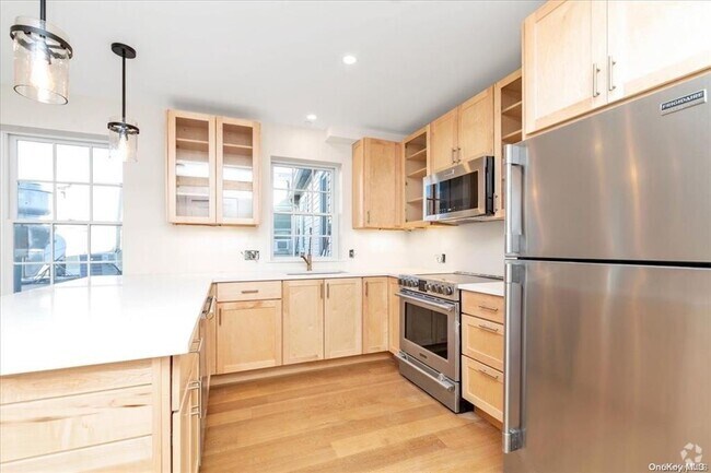 Building Photo - 108 South St Unit C Rental
