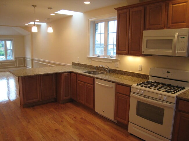 Photo - 614 Main St Unit 2