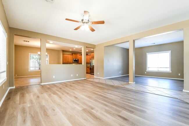 Photo - 1081 E Horseshoe Dr