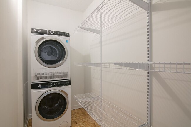 Photo - 4800 Maisonneuve Blvd W Unit 206