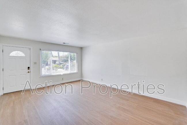 Photo - 2280 Brentwood Ct
