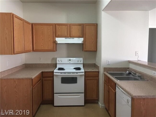 Building Photo - 2151 Hussium Hills St Unit 203