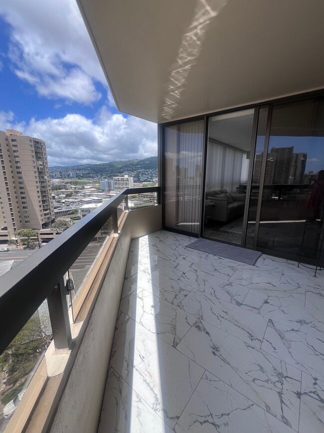 Photo - 2 Bedroom, 2 Bath, 2 Parking, AC at Iolani Court Plaza