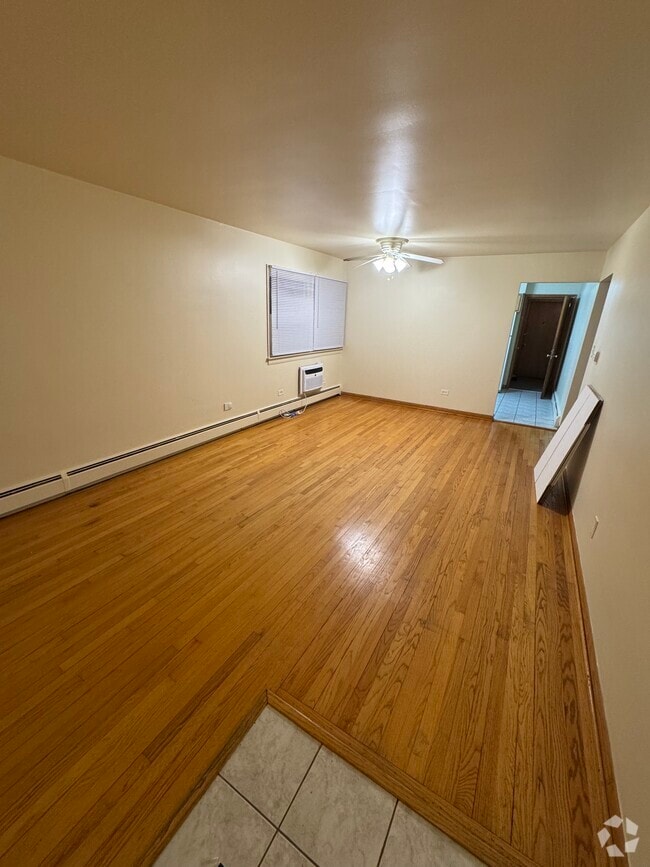 Building Photo - 1225 N La Grange Rd Unit 1F Rental