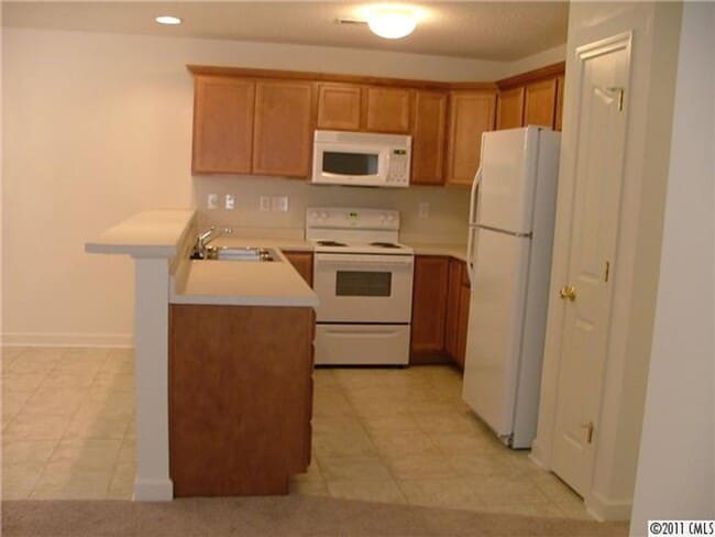 Photo - 181 Clusters Cir