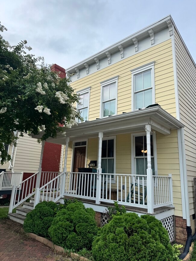 Building Photo - 304 W Leigh St