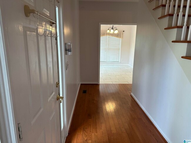 Photo - 1715 Columbiana Ln