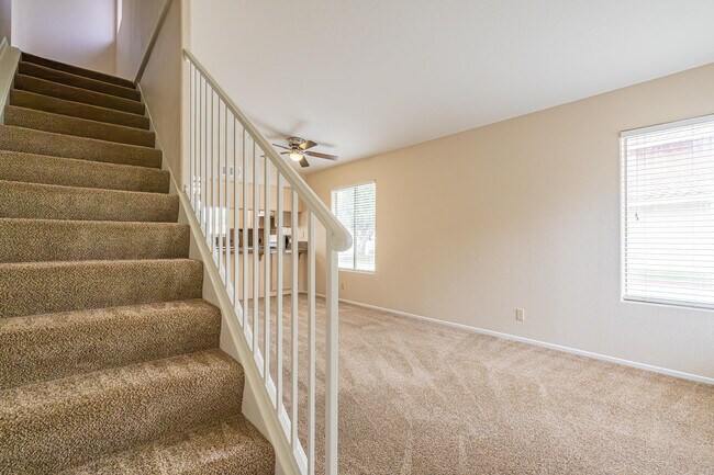 Photo - 450 Tava Ln