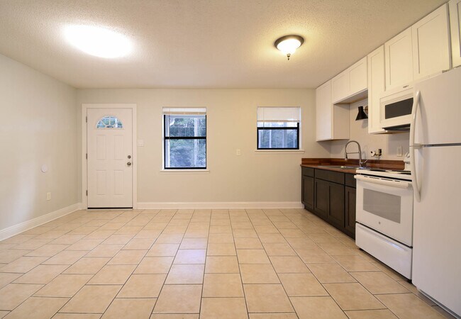 Photo - 411 Braxton Ave