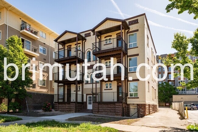 Building Photo - 243 S 300 E Rental