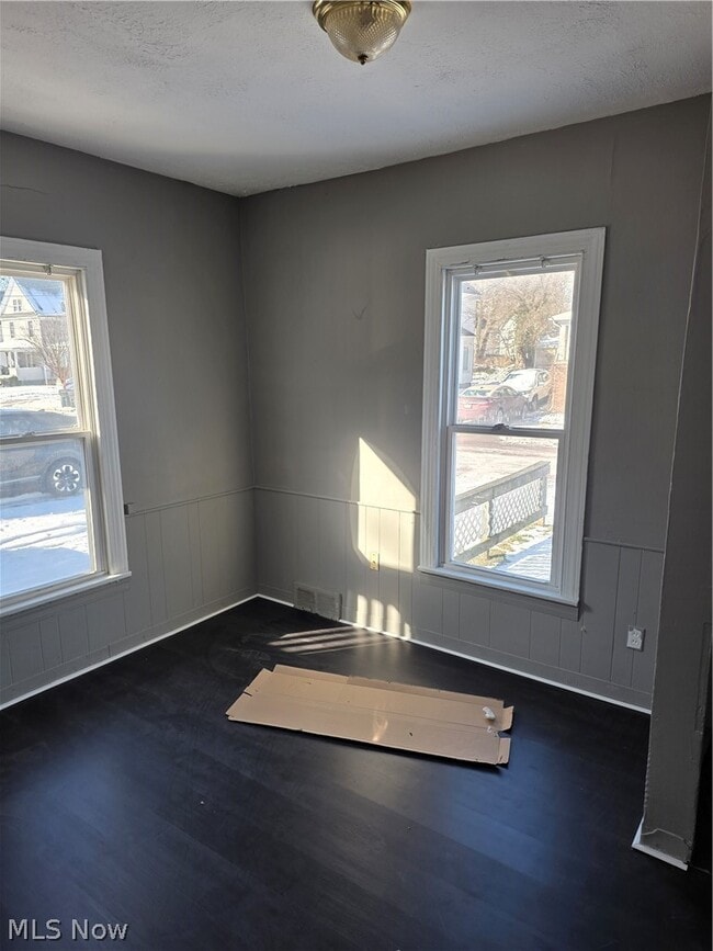 Photo - 168 Lake Ave Unidad DN