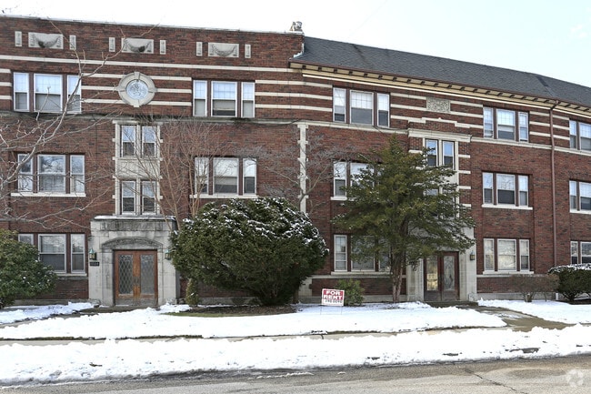 Edanola Apartments