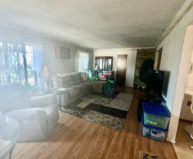 Living Room - 76 Farm Rd Unit H