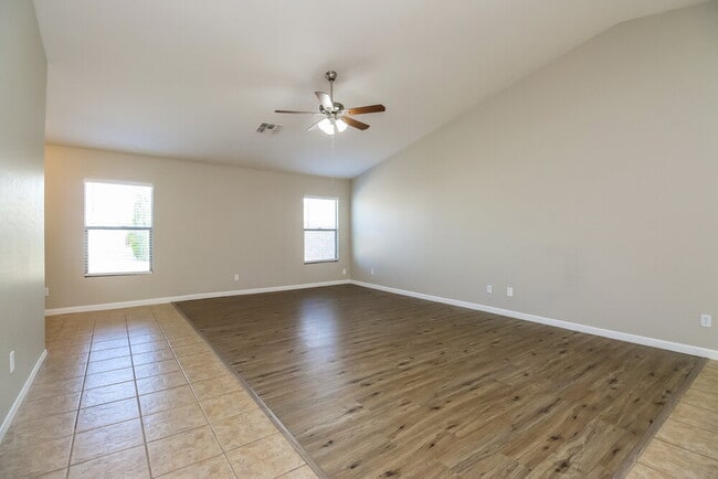 Photo - 39433 N Parisi Cir