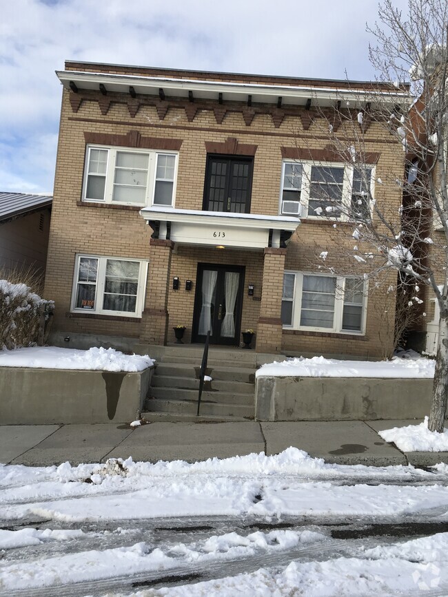 Building Photo - 613 W Mercury St Unit C Rental