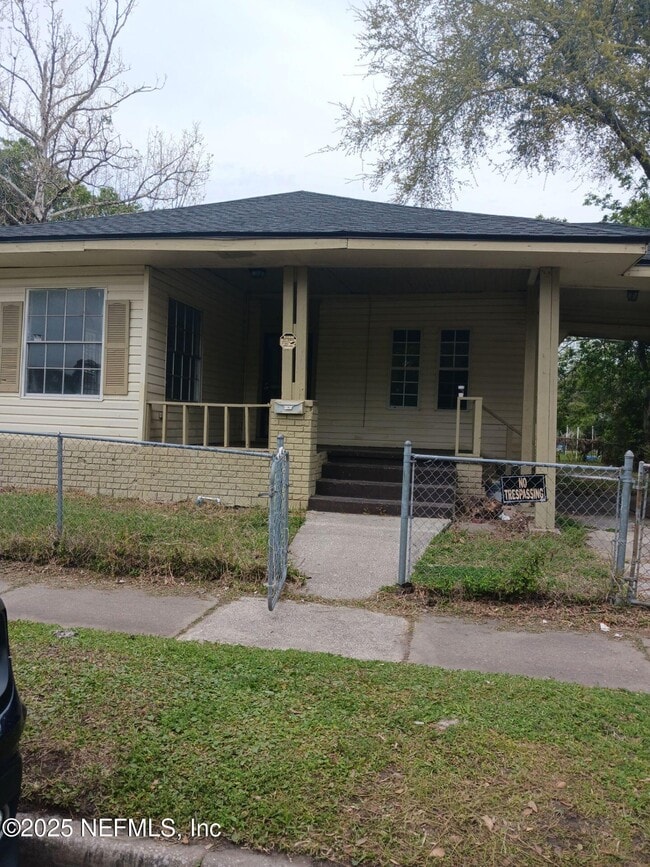 Photo - 1257 W 25th St House