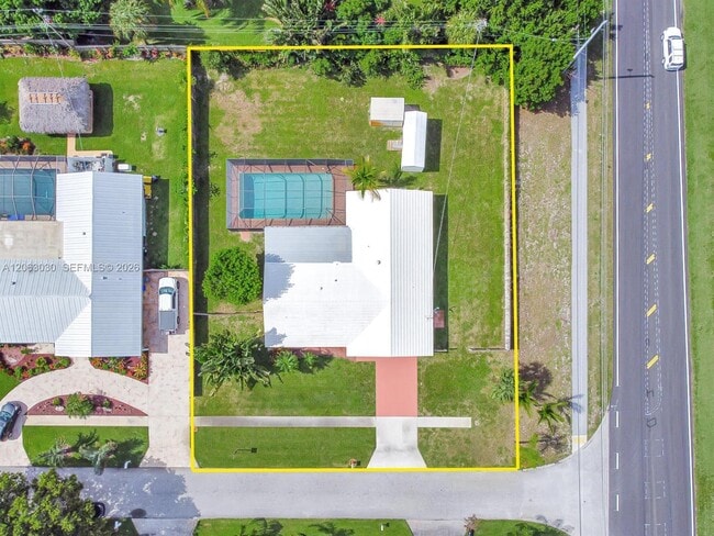 Photo - 2480 Windsor Rd