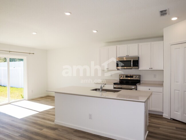 Photo - 2965 Grand Finale St