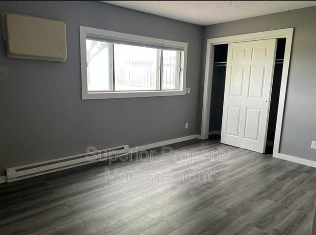 Photo - 901 4th Ave