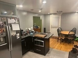 Photo - 170 Warren St