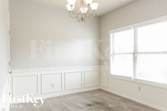 Photo - 801 Walnut Woods Dr