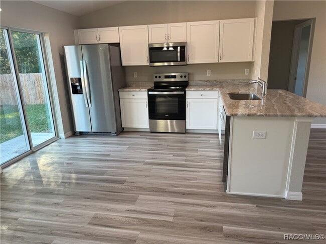 Photo - 20072 SW Marine Blvd