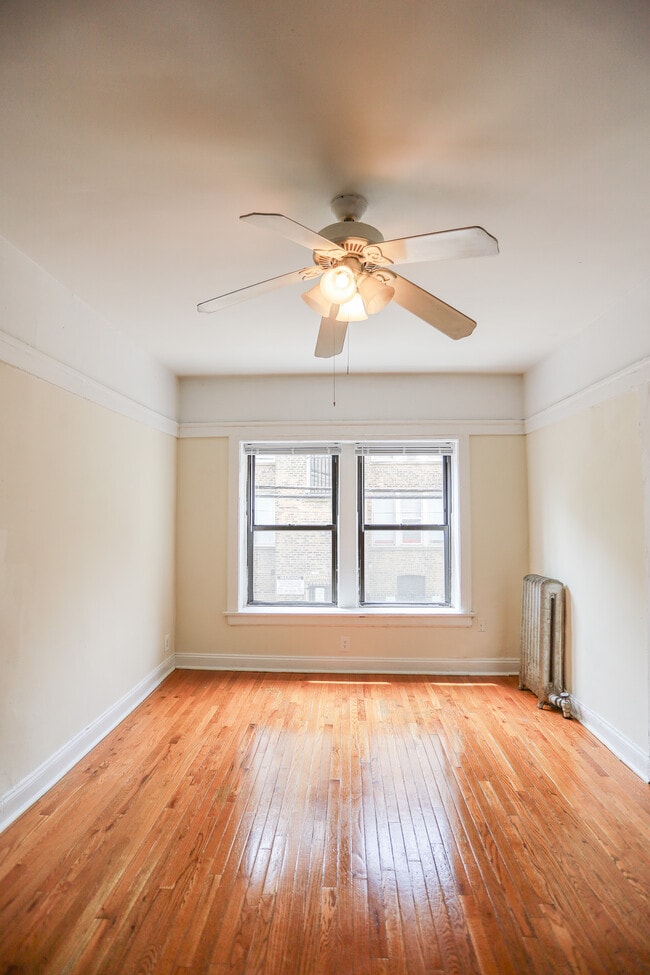 Building Photo - 7455 Greenview Unit 224
