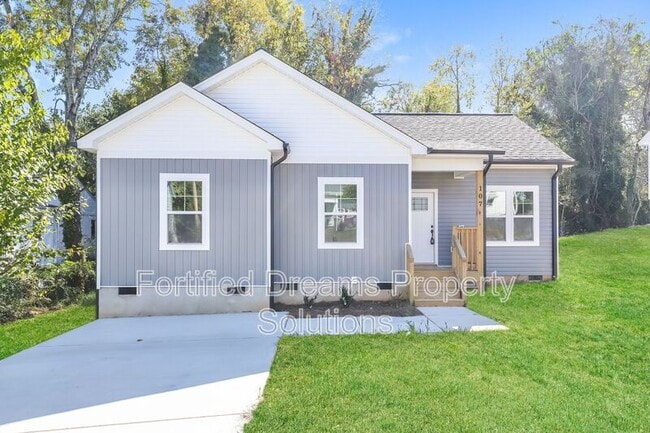 Photo - 107 Roanoke St