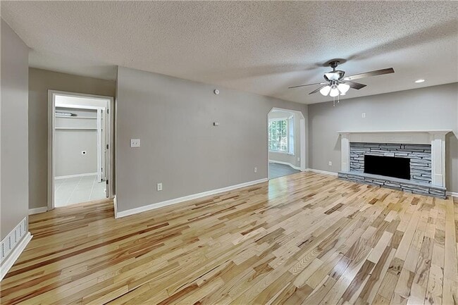 Photo - 339 Abbington Ln