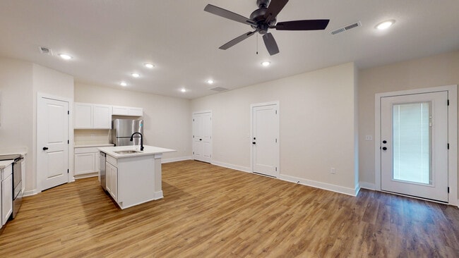 Photo - 1119 N Broadview Ln