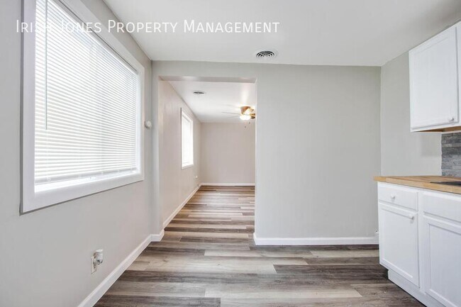 Photo - 94 Edson-Apt. 5 - rear cottage Unit Apt. 5 - rear cottage