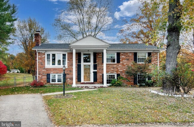 Photo - 13907 Grove Ct House