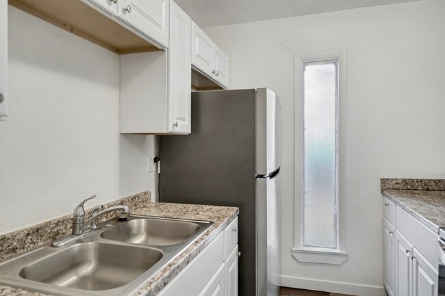 Photo - 4270 Loomis Ave Unit A