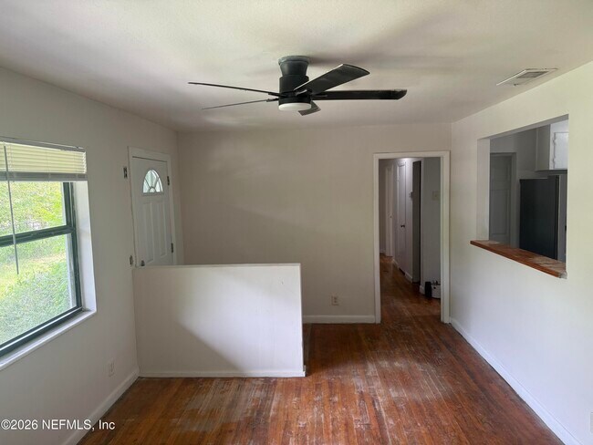 Photo - 7244 Sandhurst Rd S