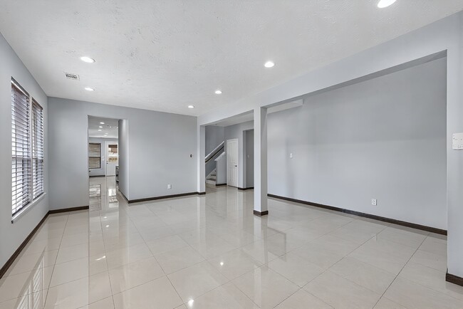 15203 Sienna Glen Ct