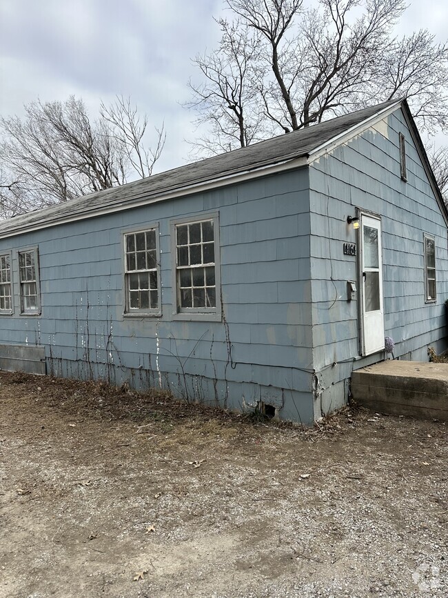 Building Photo - 4164/4166 Menlo Dr, Wichita Rental