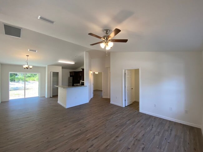 Photo - Custom Home - Desirable SW Ocala neighborhood 3/2/2 ** Wont Last**