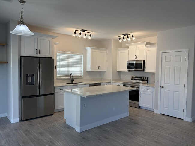 Nueva cocina - 15642 W Devonshire Ave