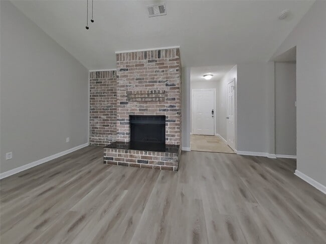 Photo - 2047 Lexington Woods Dr