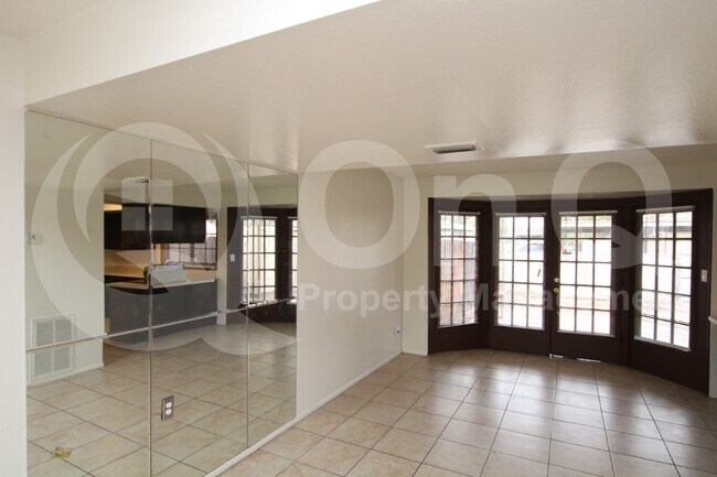 Photo - 6134 N 30th Ave