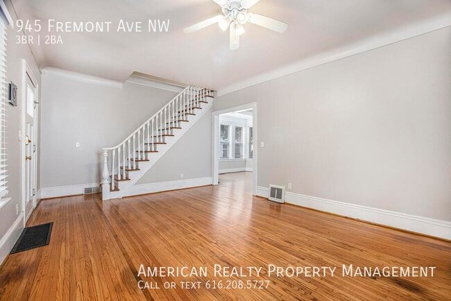 Photo - 945 Fremont Ave NW