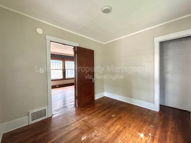 Photo - 819 Hoffman Ct