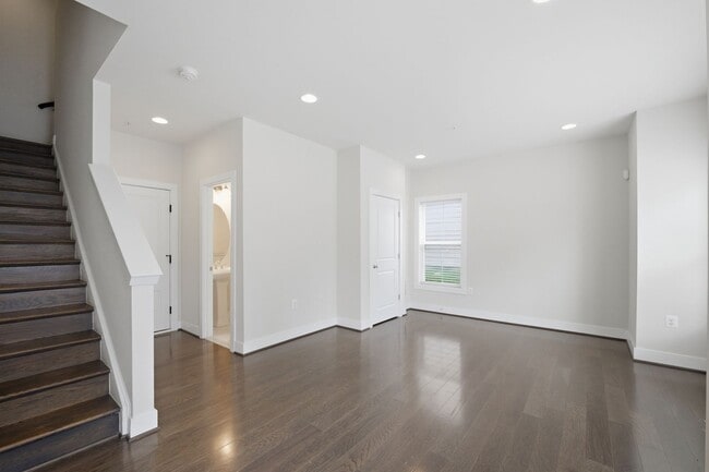 Photo - 2413 Glenallan Ave