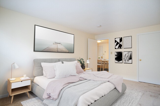 Photo - Middlesex Gardens