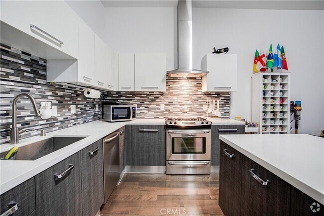 Building Photo - 433 Pine Ave Unit 308 Rental