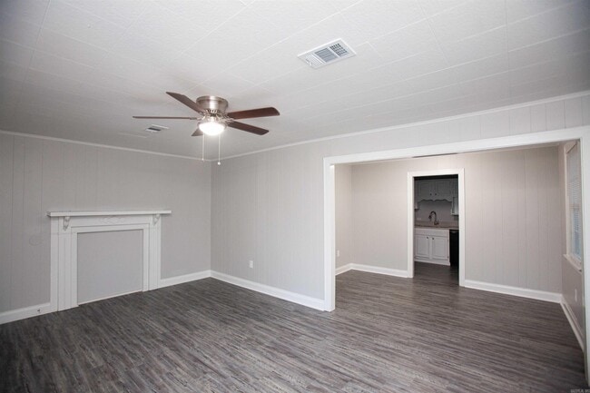 Photo - 5008 Lynch Dr