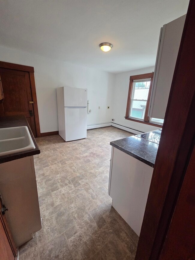 Photo - 267 W Main St